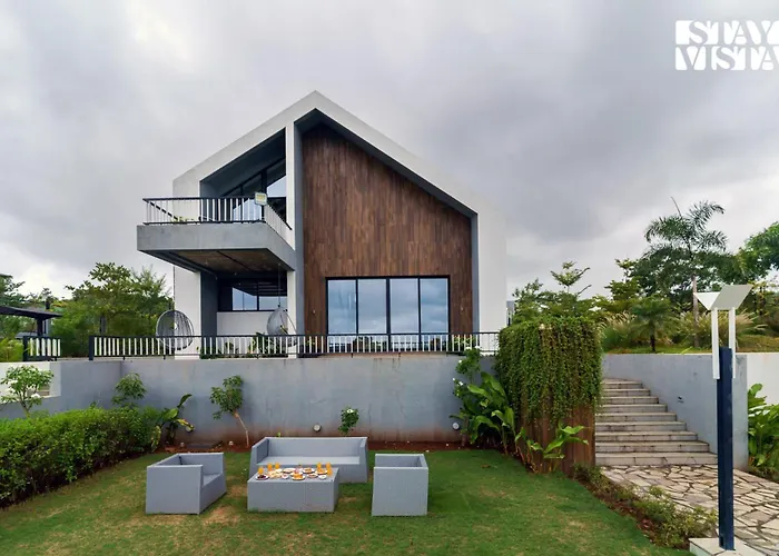 Stayvista At The Rainfield Villa With Gazebo & Lawn Nashik