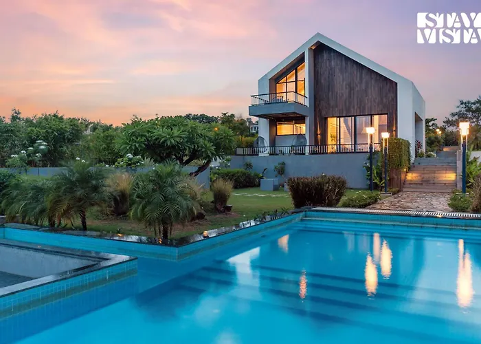 Stayvista At The Rainfield Villa With Gazebo & Lawn Nashik
